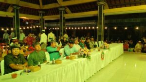 Sinergi TNI dan Pemuda: Babinsa Apuan Hadiri HUT ke-61 STT Dharma Bakti