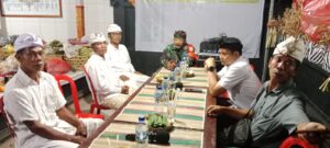 Aksi Nyata Babinsa Mendoyo Dauh Tukad dalam Pengamanan Kegiatan Keagamaan dan Kunjungan Pejabat