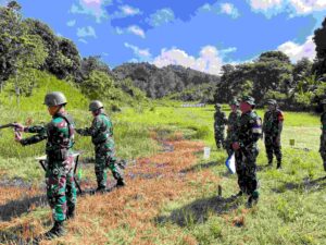 Tingkatkan Disiplin dan Keahlian, Letkol Inf S.Y. Gafur Thalib Pimpin Latihan Menembak di Melaya