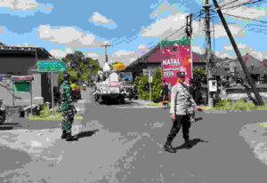 Dari Awal Hingga Akhir, Babinsa Rejasa Totalitas Amankan Prosesi Ngaben Demi Kelancaran Tradisi