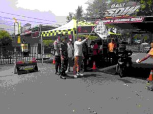 Pasi Pers Kodim Jembrana Kapten Inf I Komang Artana Hadiri dan Pantau Keamanan Boms Drag Bike Cup 2026