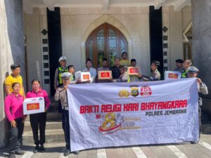 Sambut Hari Bhayangkara ke-80, Polda Bali Melalui Polres Jembrana dan Polsek Kota Jembrana Gelar Bakti Religi di Masjid Raya Negara