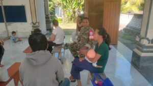 Pantau Posyandu Balita, Babinsa Blimbingsari Pastikan Tumbuh Kembang Generasi Penerus Berjalan Optimal