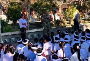 Kolaborasi TNI-Polri Hadir di Sekolah, Babinsa Bantiran Pimpin Edukasi Anti-Bullying untuk Siswa SD