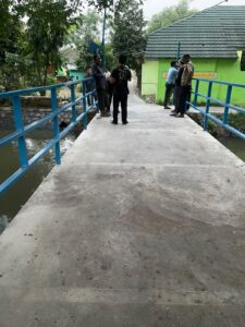 Puluhan Warga dan Ketua RW 05 Pondok Kos Keluhkan Pelebaran Jembatan Menuju MI Al Husna Global