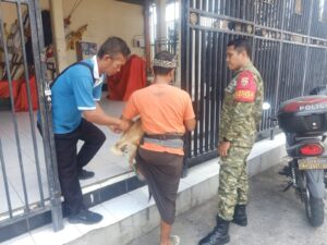 Cegah Penyebaran Rabies, Babinsa Tista Kawal Vaksinasi 218 Hewan Peliharaan Warga