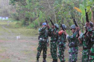 Kodim Tabanan Pertajam Keterampilan Menembak Prajurit melalui Latihan Menembak di Jembrana